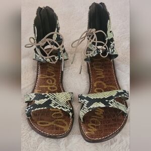 Sam Edelman Black and Cream Sandals with Sleek Design